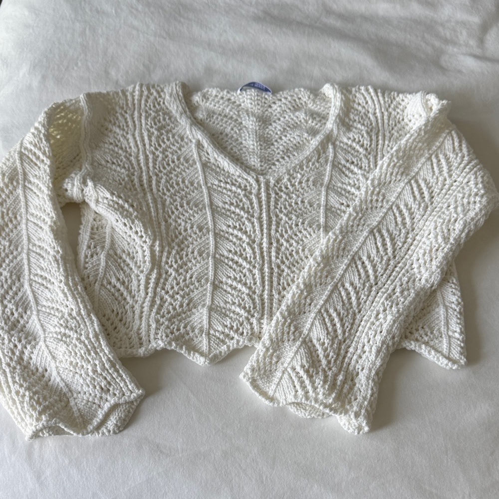 Aritzia sweater